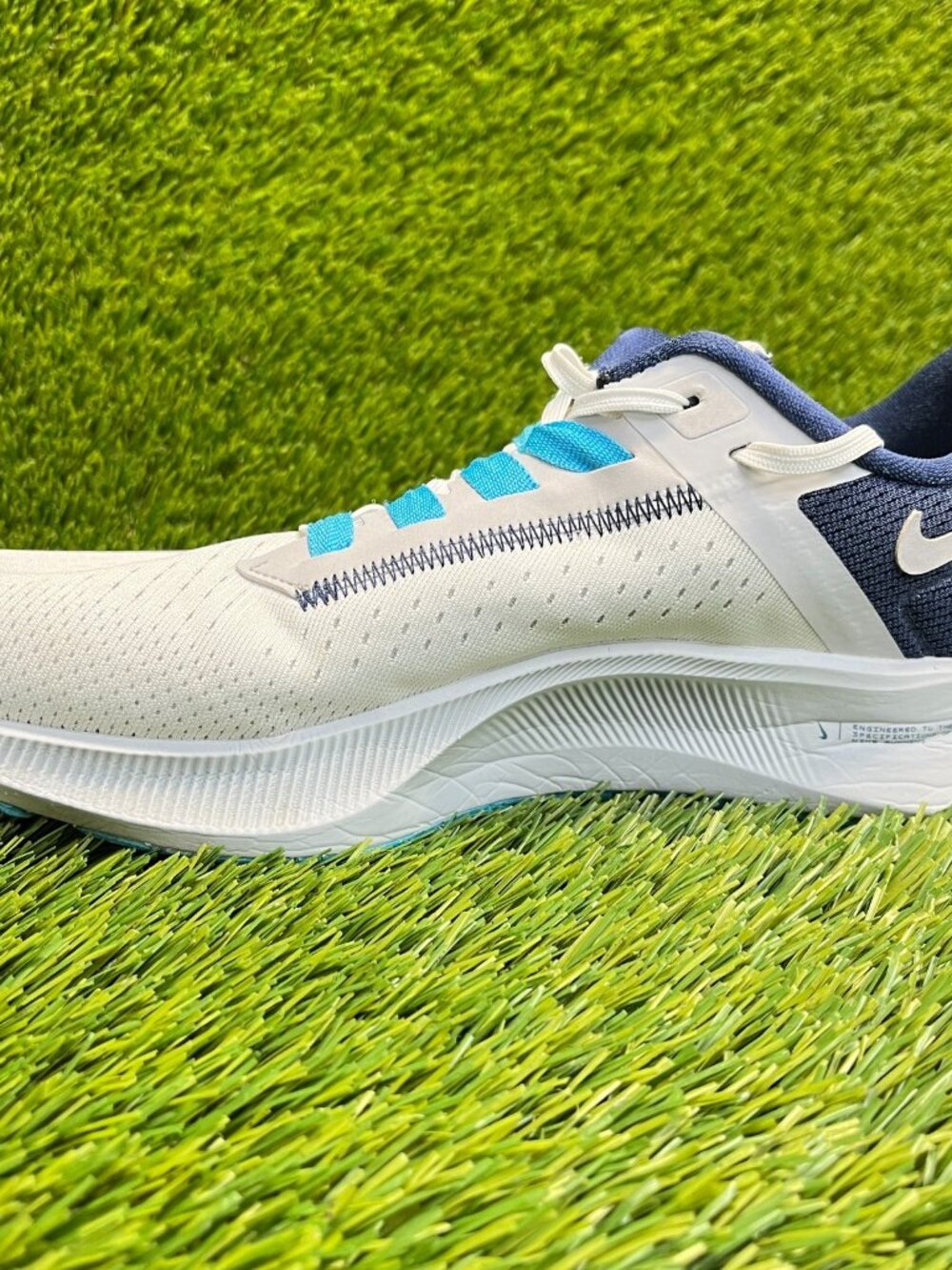 Nike Air Zoom Pegasus 38 Womens Size 8 White Blue Running Walking Shoes Sneakers - Picture 2 of 11